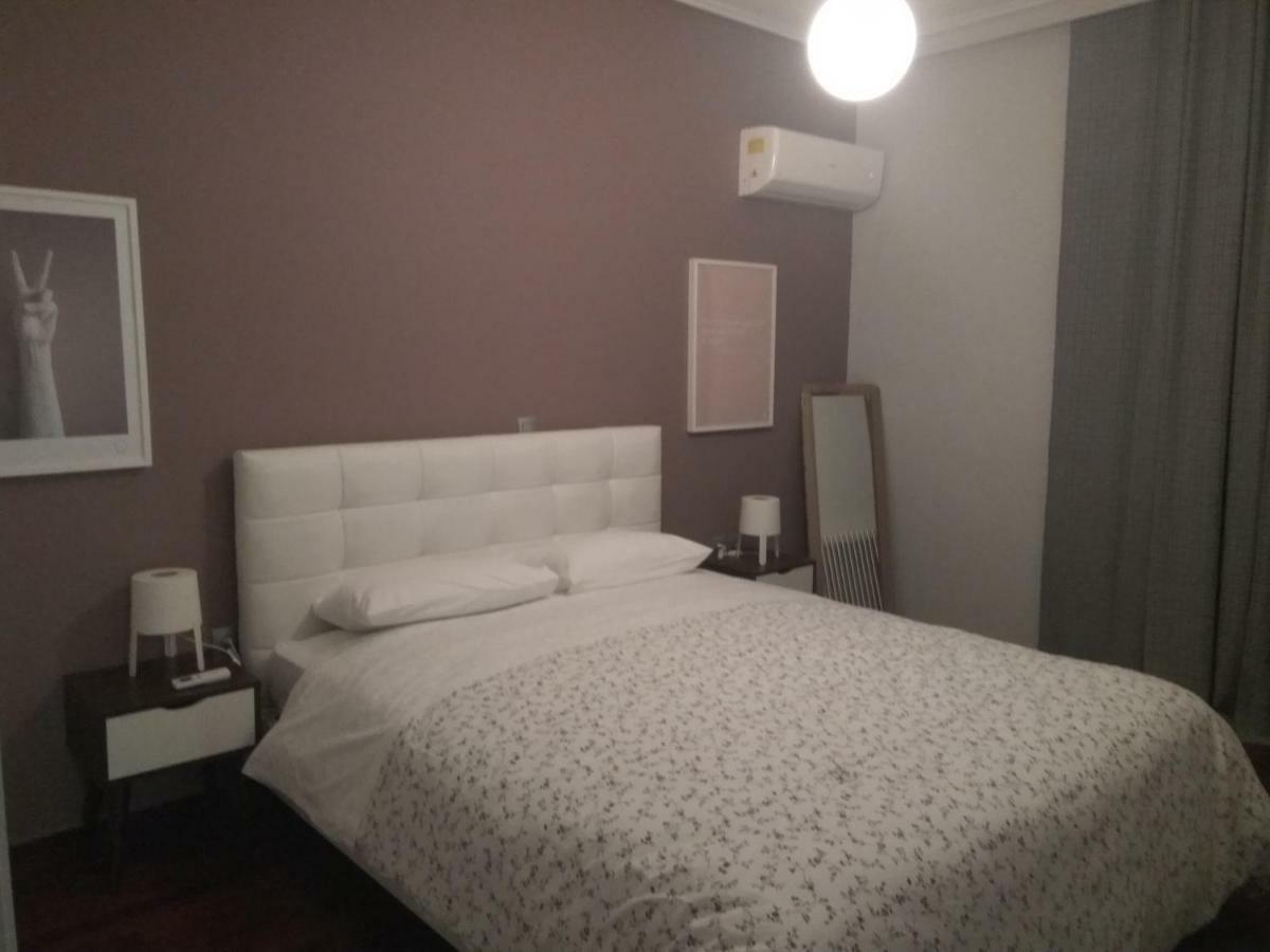 Athenian Luxury Apartment, Near Metro Station Chalandri, Nu 2 דירה
